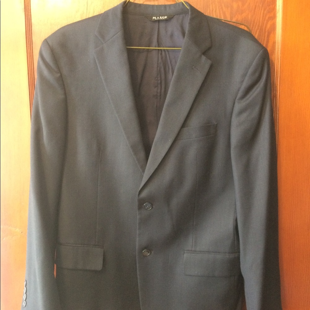 Navy blue Jos A Bank lightweight suit 42R / 36R